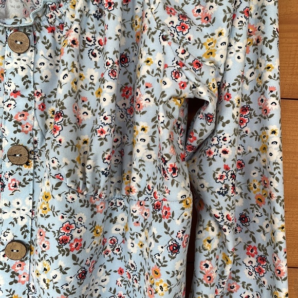No Boundaries adorable long sleeve top w dainty floral print. Juniors XXL - Picture 4 of 7